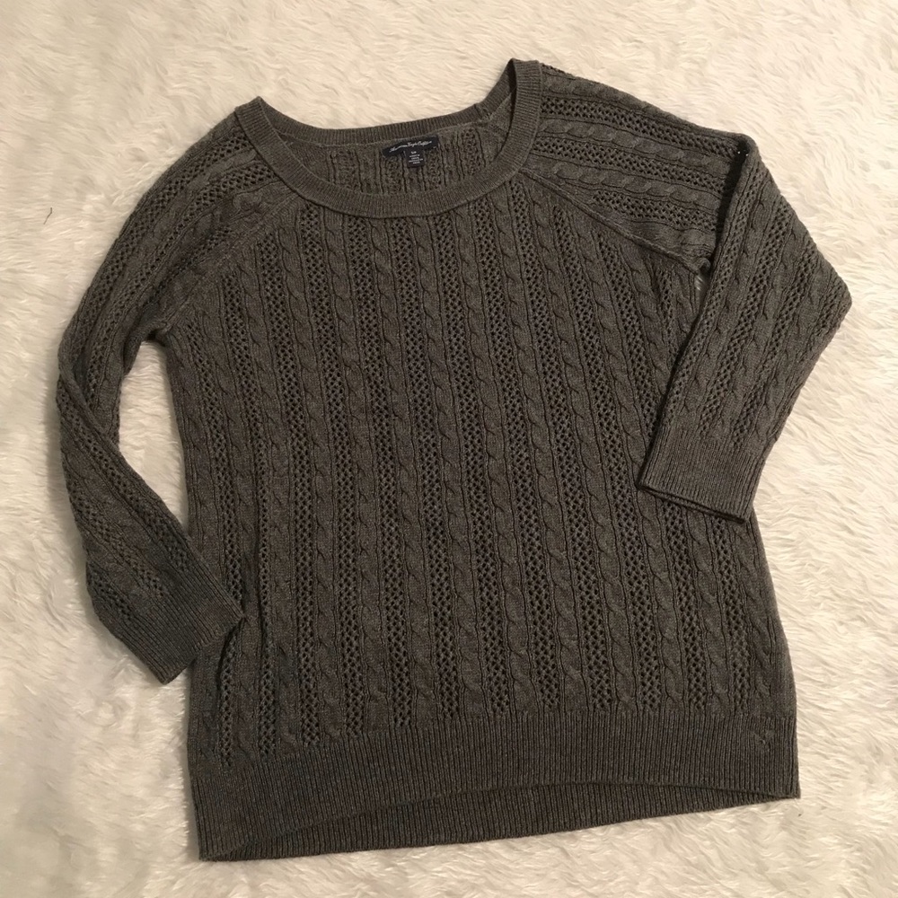 American Eagle Cable Knit Sweater size Small